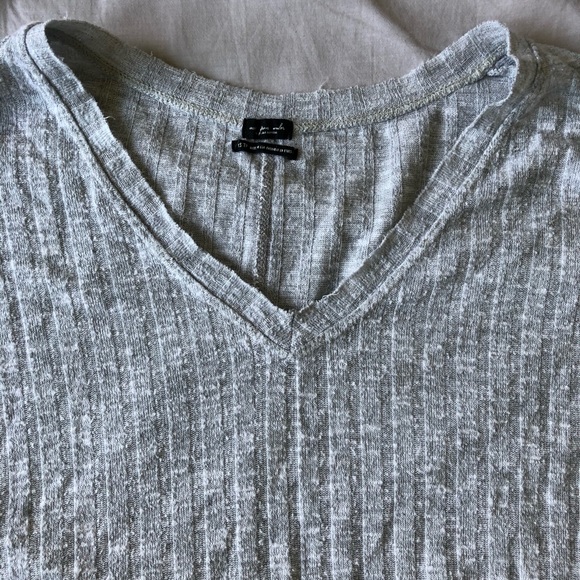 Out from under Harper v neck top - Picture 4 of 6